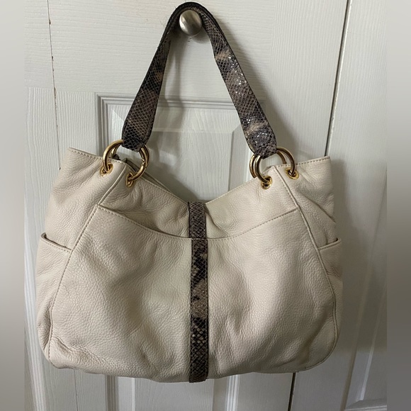 MICHAEL KORS Ivory Soft Pebbled Leather Hobo Shoulder Bag - Picture 4 of 16